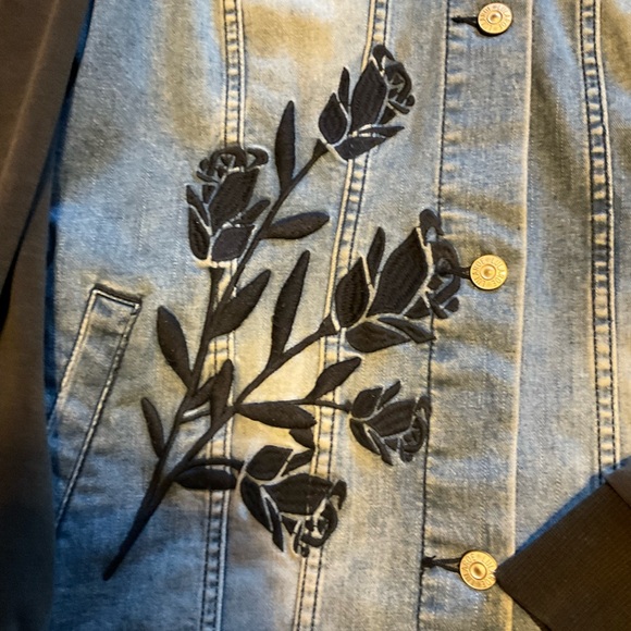 Jean jacket, one of a kind - Picture 3 of 9